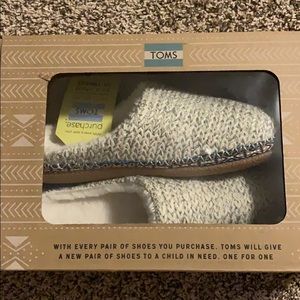 BRAND NEW Toms Slippers